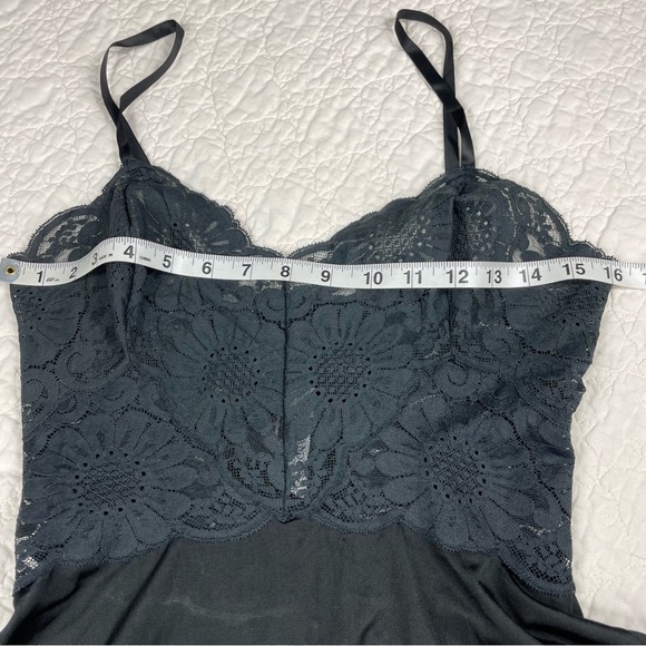 🔥Vintage Fernando Sanchez Silk Blend Nightgown Lace Bodice Full Length Sz S/M - Picture 12 of 14